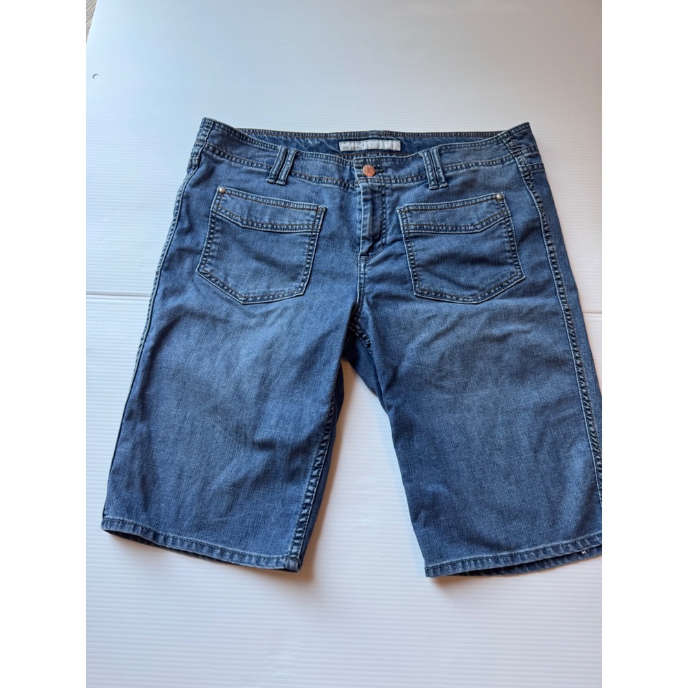 Old Navy Denim Bermuda Shorts Medium Wash Patch Pocket Utility Size 14 mid rise